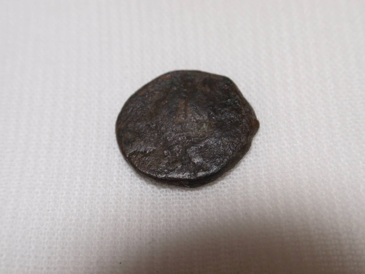 古代ローマのコイン　AD3～7　1,5ｇ、11ｍｍ　　①―6_画像1