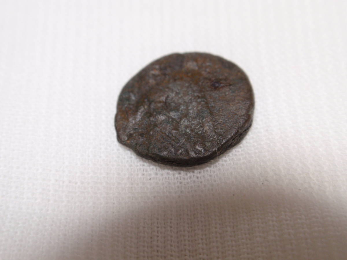 古代ローマのコイン　AD3～7　1,5ｇ、11ｍｍ　　①―6_画像2