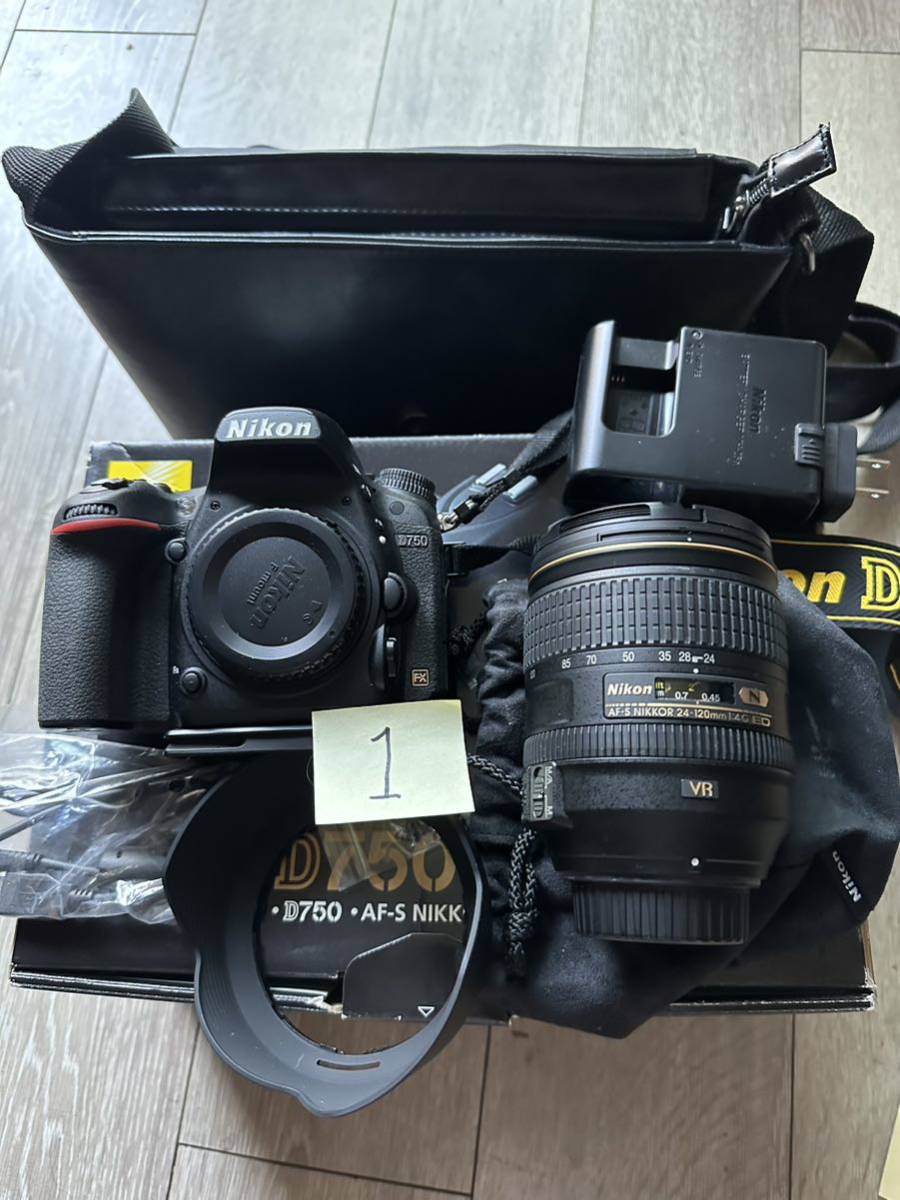 一斉処分! Nikon D750 24-120 4G VR kit ボディ、レンズ多数、その他全部まとめてのサムネイル