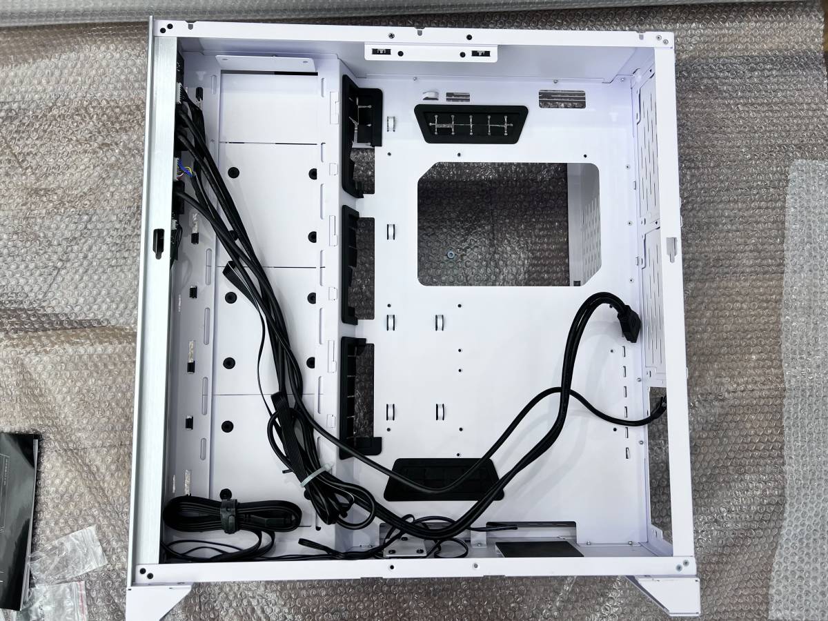 LIANLI O11 DYNAMIC XL-W ROG White PCケース ホワイト フルタワー