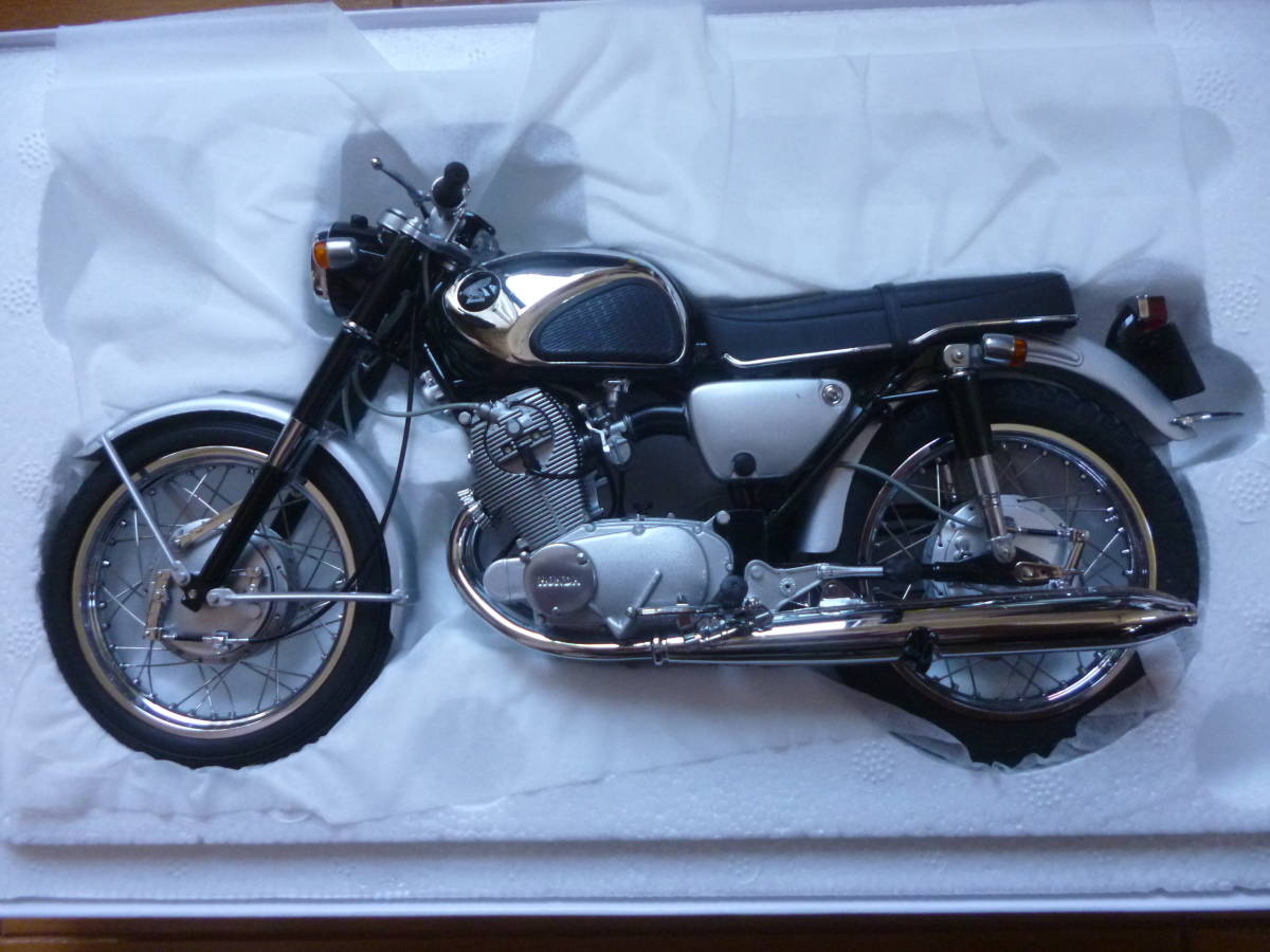 希少・新品・未展示／1/10　エブロ　ホンダ　CB72　1960　1台／EBBRO　HONDA　BLACK　プレミアムコレクション_画像3