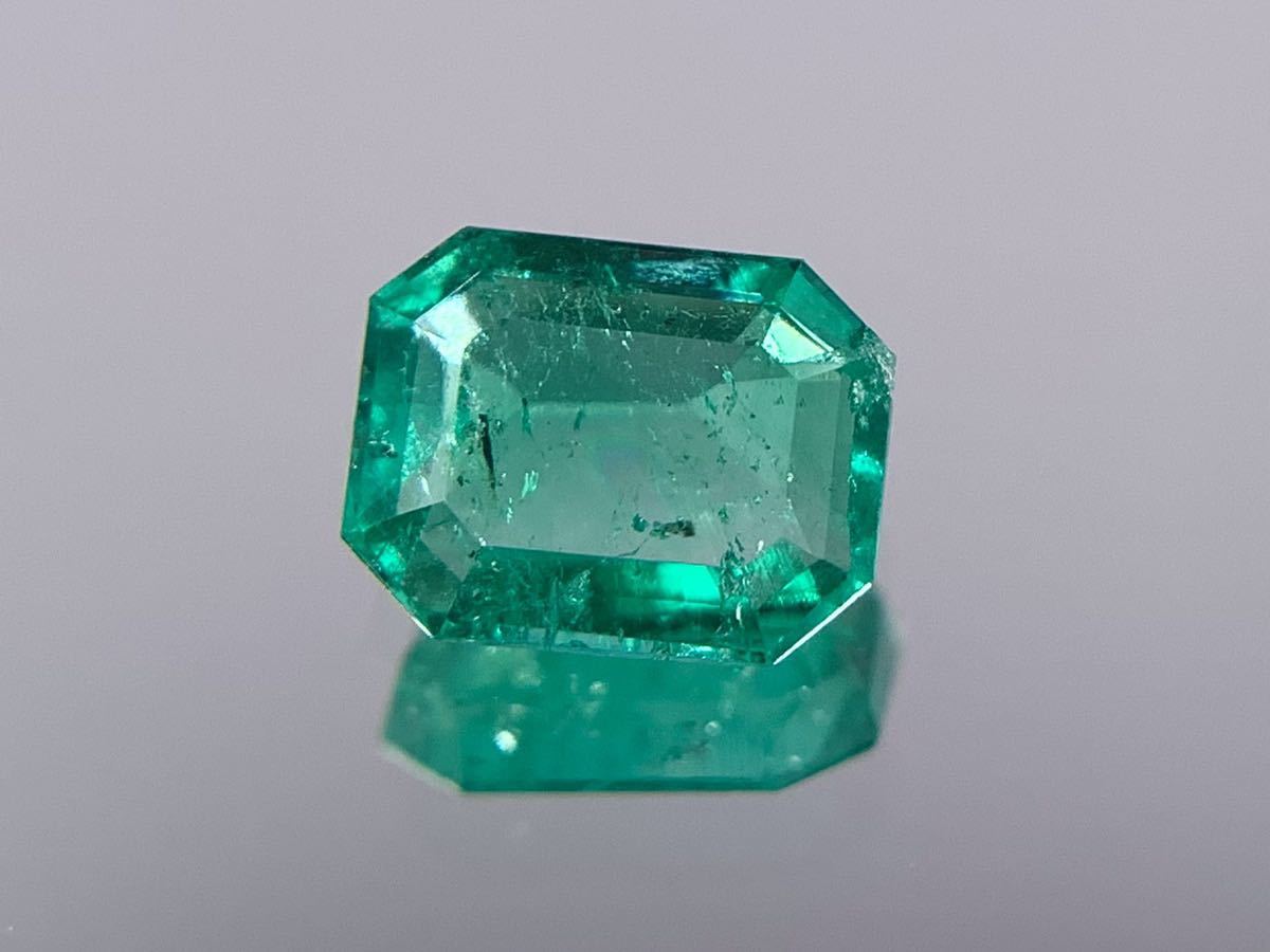 宝石ソーティング付き 天然 エメラルド（緑色） 0.592ct 縦6.1㎜×横4.9㎜×高さ2.7㎜ 803Y_画像3