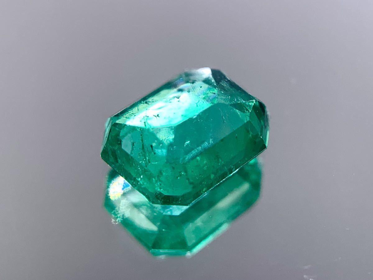 宝石ソーティング付き 天然 エメラルド（緑色） 0.592ct 縦6.1㎜×横4.9㎜×高さ2.7㎜ 803Y_画像4