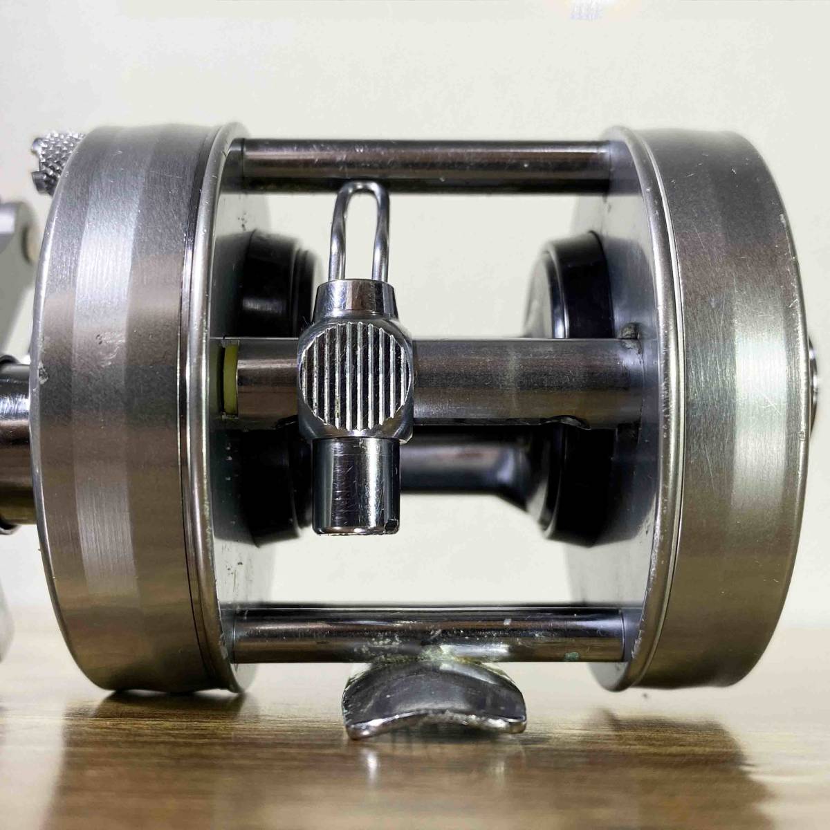 【分解整備済】美品 希少 アブ 2500C 770200 ビンテージ ベイトリール Abu アンバサダー アブガルシア 1977年/渓流トラウト/バス/1500C⑯