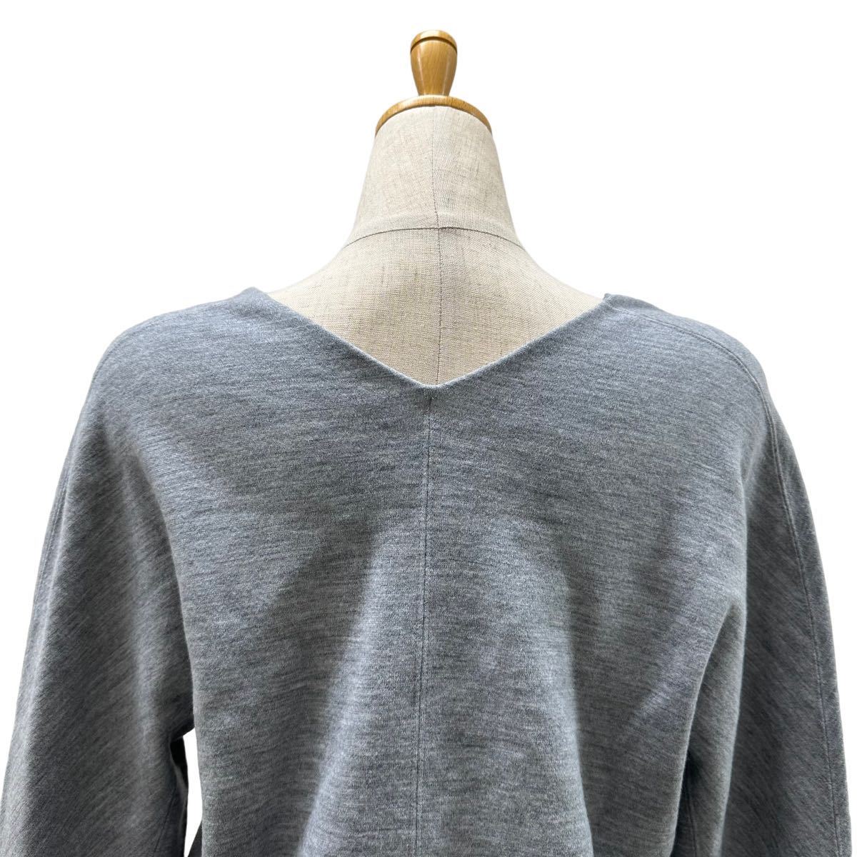 a154N MOGA Moga tops gray series size2 made in Japan usually using V neck 