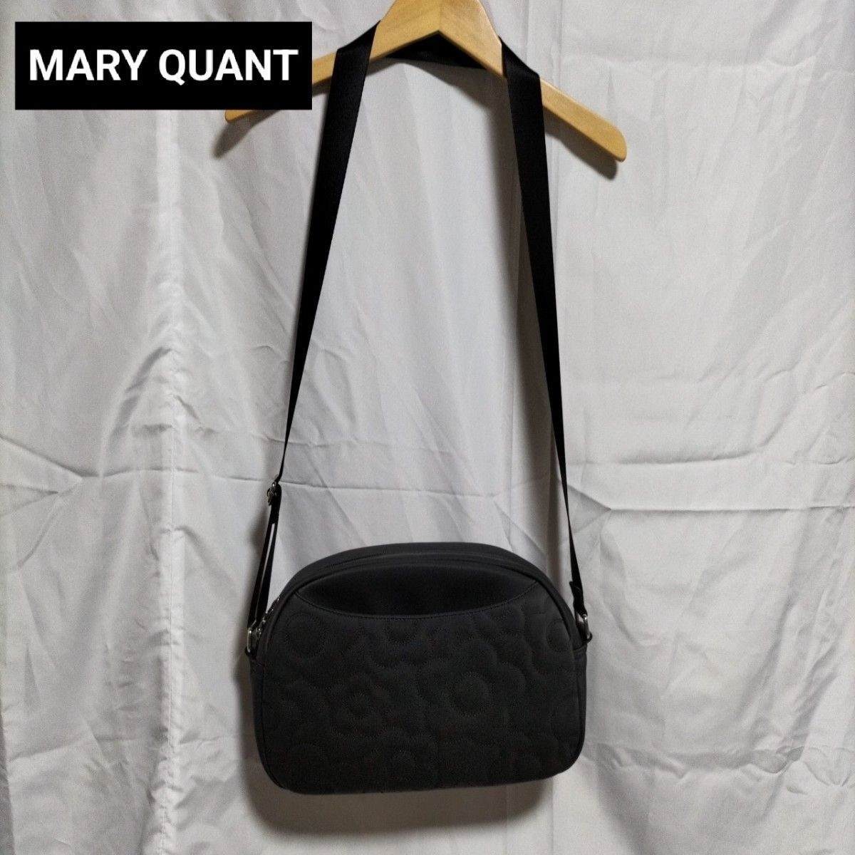 MARY QUANTデイジーランダムキルト ショルダー　マリクワショルダーバック　ブラック