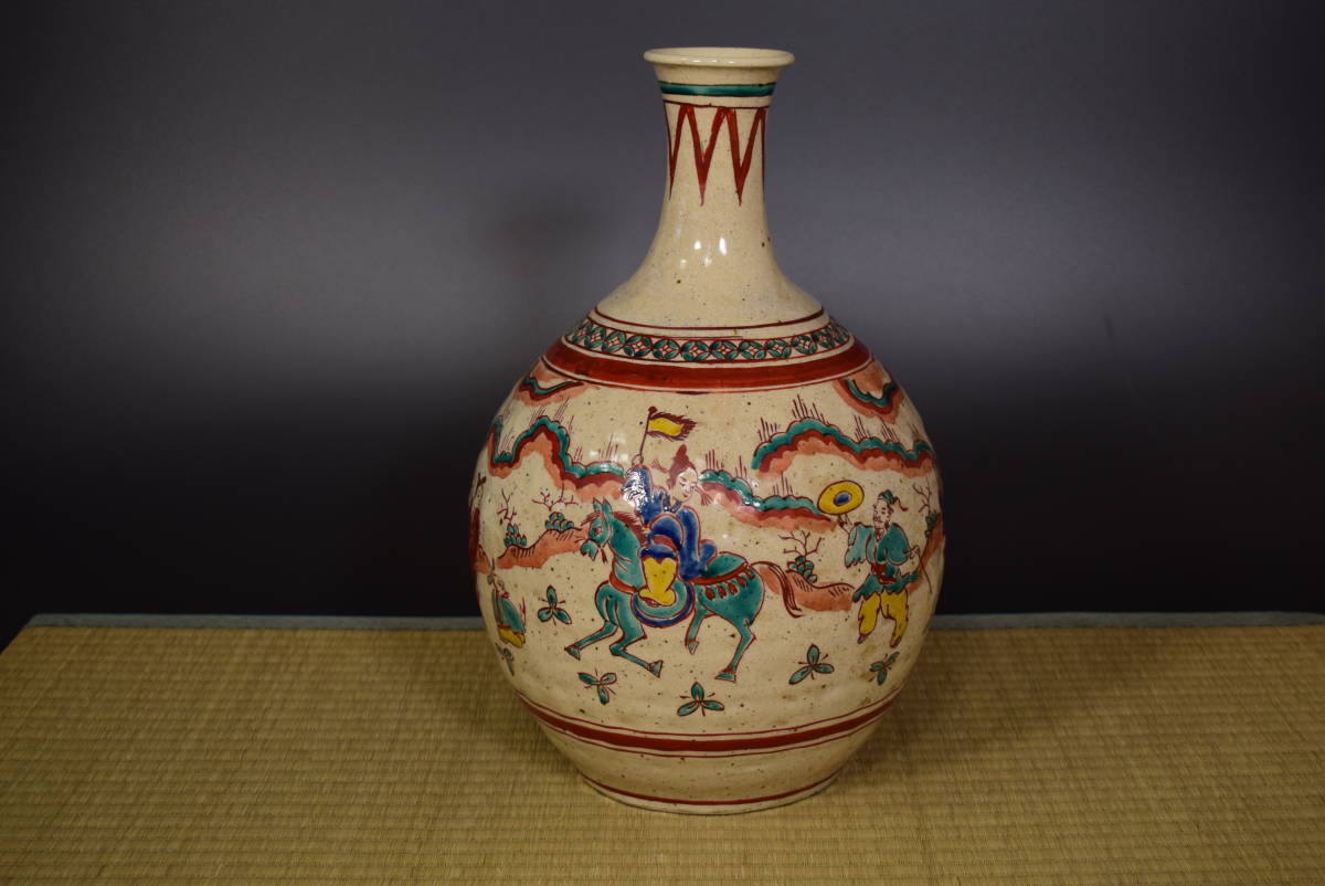 【和】(6374) 時代古作 九谷焼 美山 古赤絵写大花瓶 大徳利 唐人物図 共箱の画像1