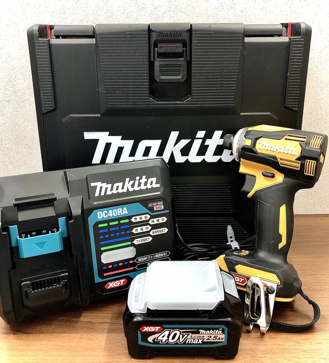 美品 MAKITA マキタ TD001GDX FY 充電式 インパクトドライバ 40v max フレッシュイエロー 限定色 電動工具 DIY バッテリー 動作確認済みの画像1