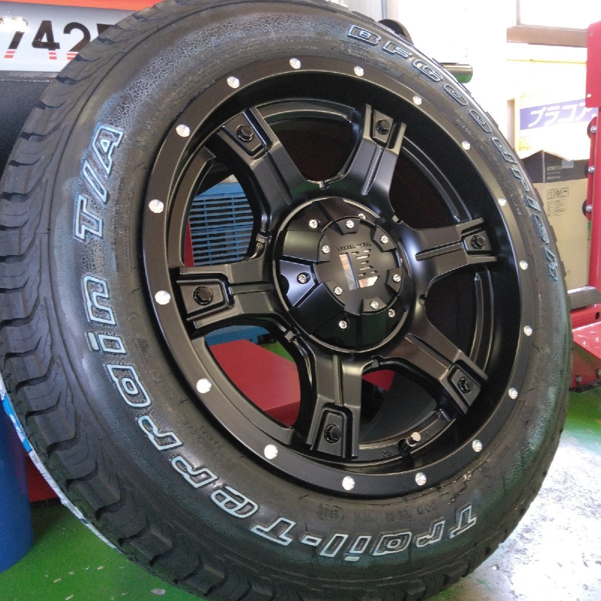 ラングラー JL JK タイヤホイールセット 265/70R17 285/70R17 BFグッドリッチ トレールテレーン LEXXEL OutLaw アウトロー 17インチ_画像5