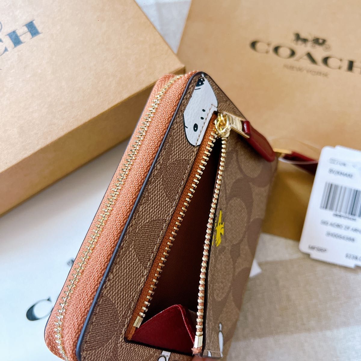 COACH コーチ スヌーピーコラボ 2つ折り財布 新品未使用 正規品 COACH コーチ スヌーピーコラボ 2つ折り財布 新品未使用 正規品