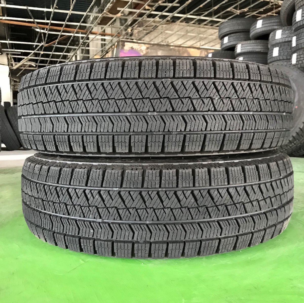 管理番号：B6-16-1●【送料無料！1個＝2本】165/70R14 BS VRX2 2018年製 山あり セール/冬タイヤ・店頭取付可能_画像1