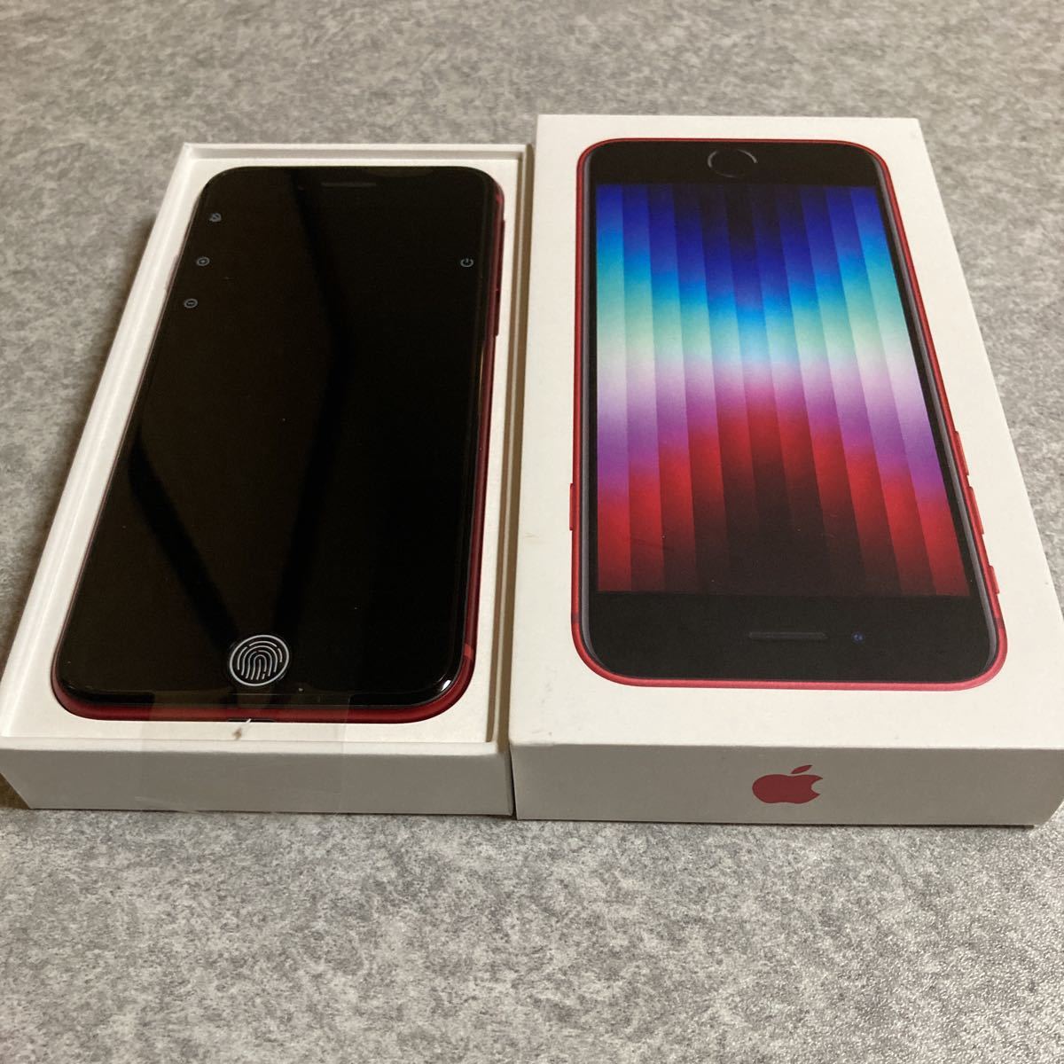 本物の製品を販売する iPhoneSE (第3世代) RED 64GB SIMフリー