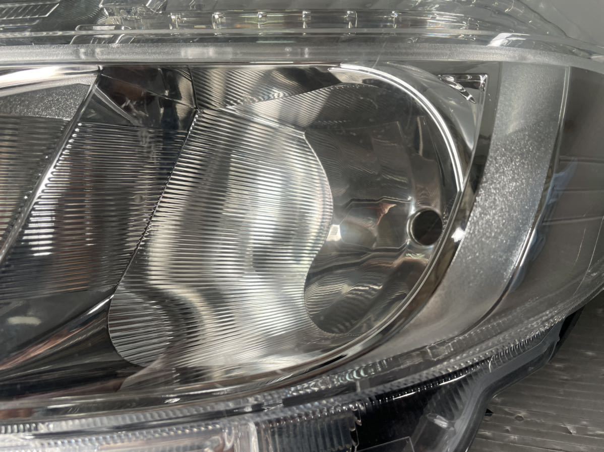 TOYOTA ノア/エスクァイア ZRR80G/ZRR85G 前期 純正左LEDヘッドライト
