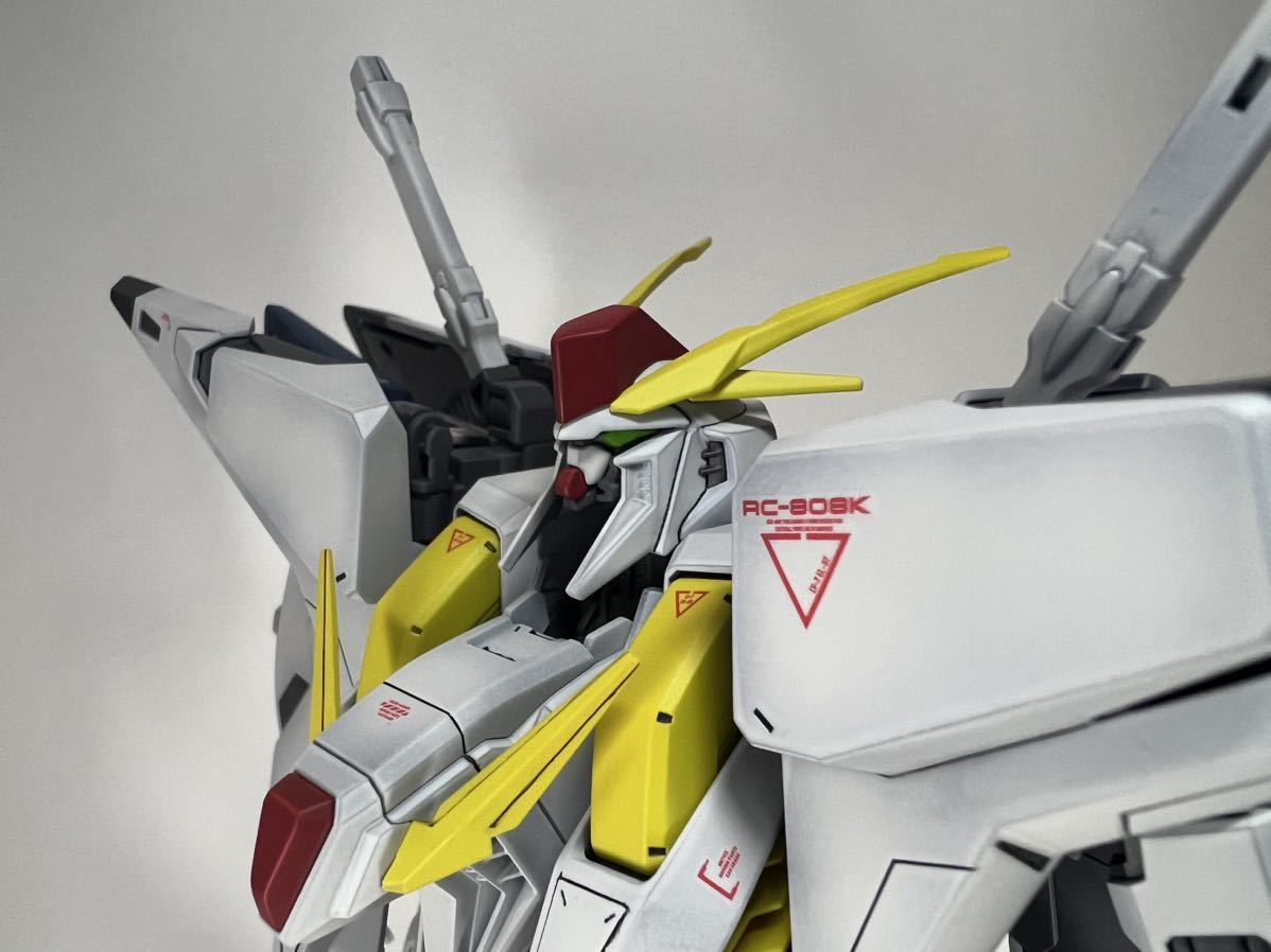 HG 1/144 クスィーガンダム塗装済み 完成品 (ガンプラ 閃光の