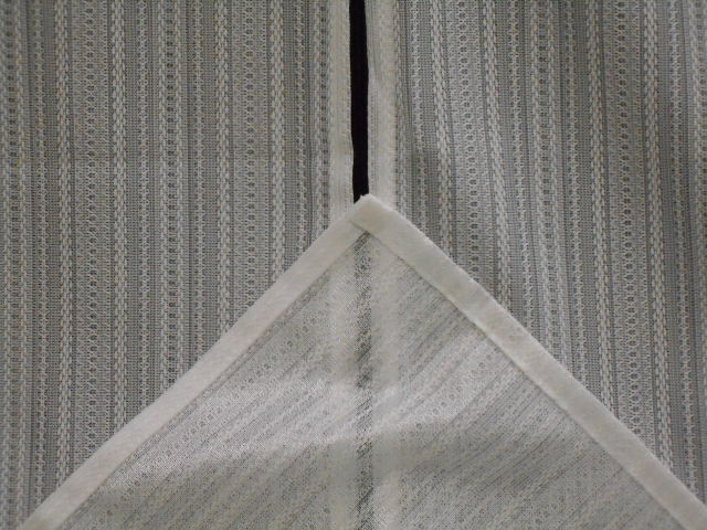 畳屋さん ☆縫製工場のハンドメイド☆　レースノレン　 150㎝丈　～ ロマネスクライン Ⅱ ～_サイドと裾の始末を確認して下さい。