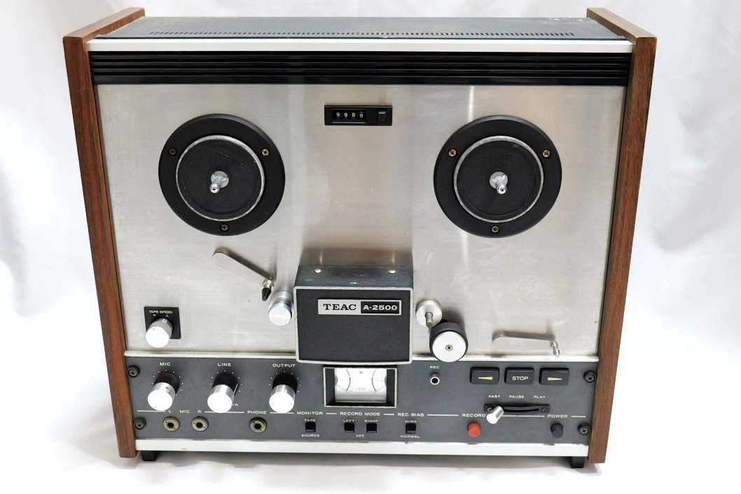 安い購入 □動くけどジャンク扱い☆即決！TEAC A-2500 50Hz ティアック