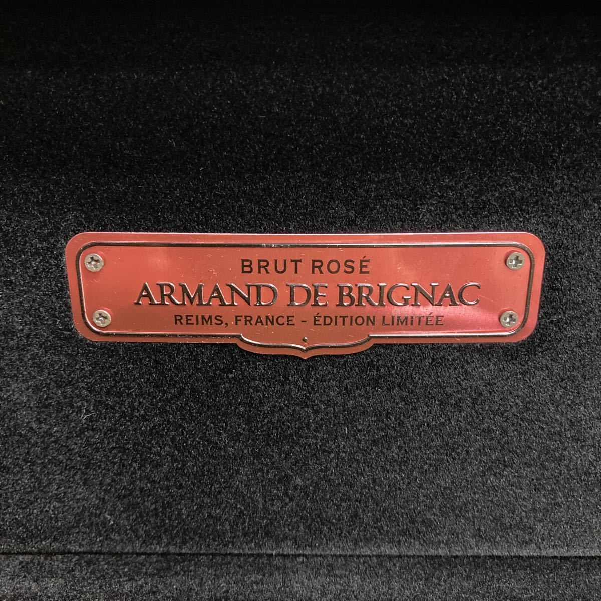 R026 ARMAND DE BRIGNAC BRUT ROSE アルマンドブリニャック ロゼ シャンパン ソフトケース付 空箱/現状品_画像7