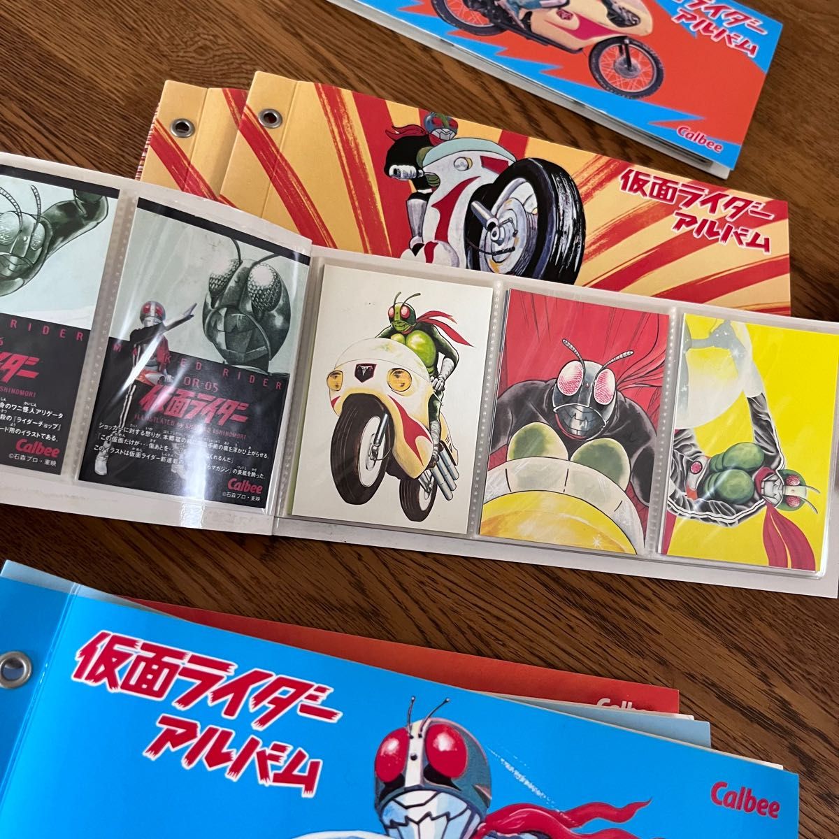 仮面ライダーカード ライダーチップス ファイル付き 500枚くらいあります。