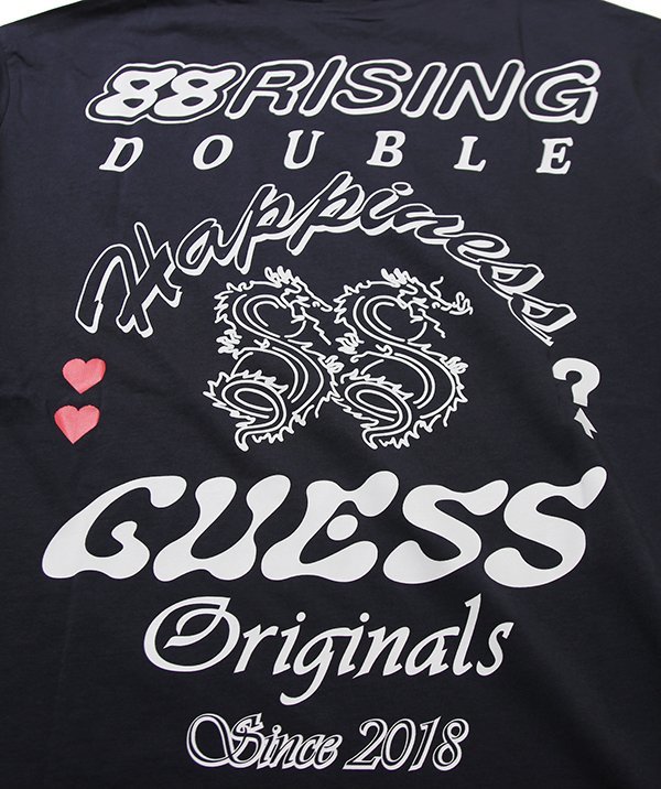 GUESS × 88RISING (ゲス) Tシャツ MEN'S DOUBLE HAPPINESS TEE DARK GREY ネイビー (XL)_画像2