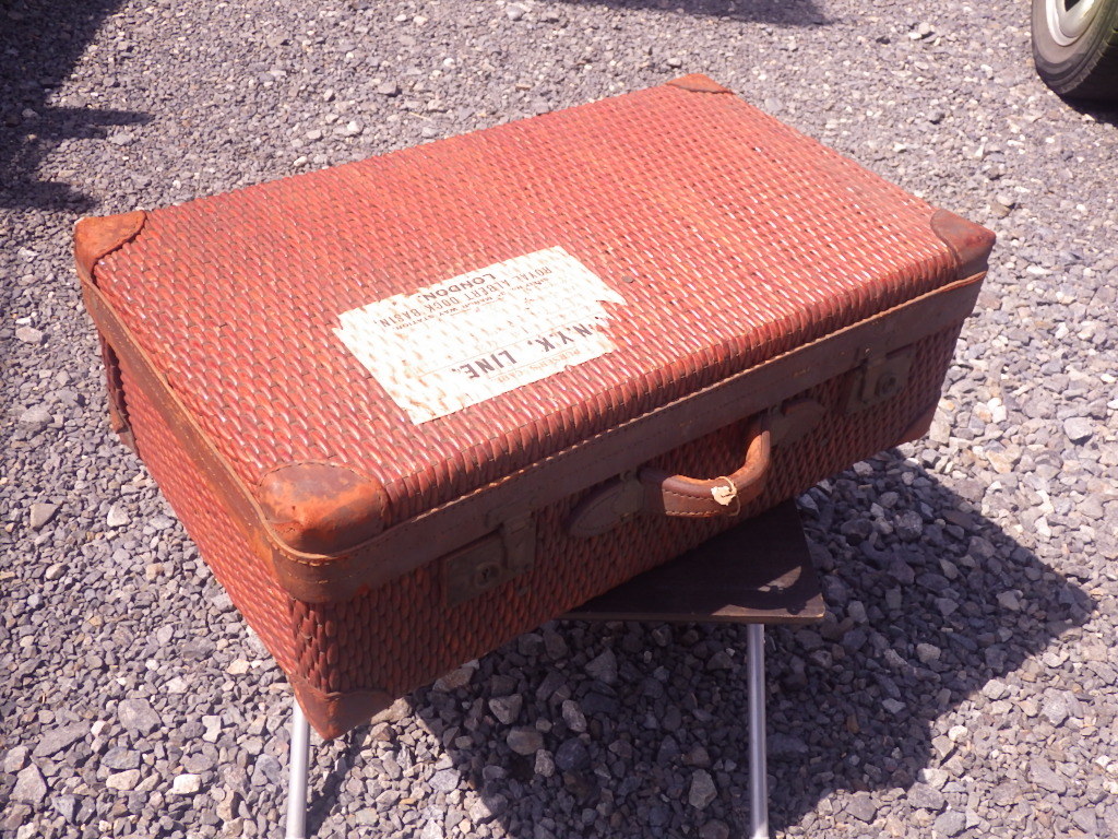 [ retro feeling fully. rattan made trunk ]730×440×240 Showa Retro antique Vintage suitcase 
