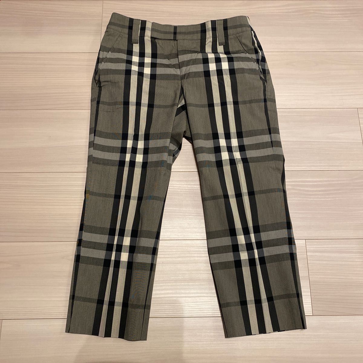 美品　バーバリーロンドン　BURBERRY LONDON  7分丈パンツ