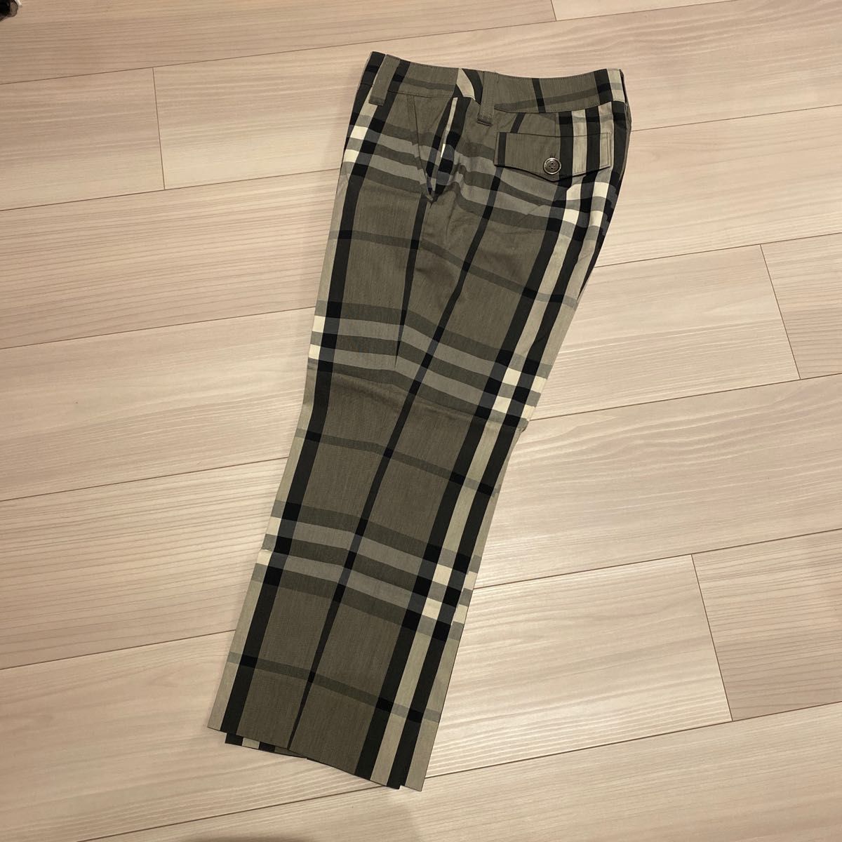 美品　バーバリーロンドン　BURBERRY LONDON  7分丈パンツ