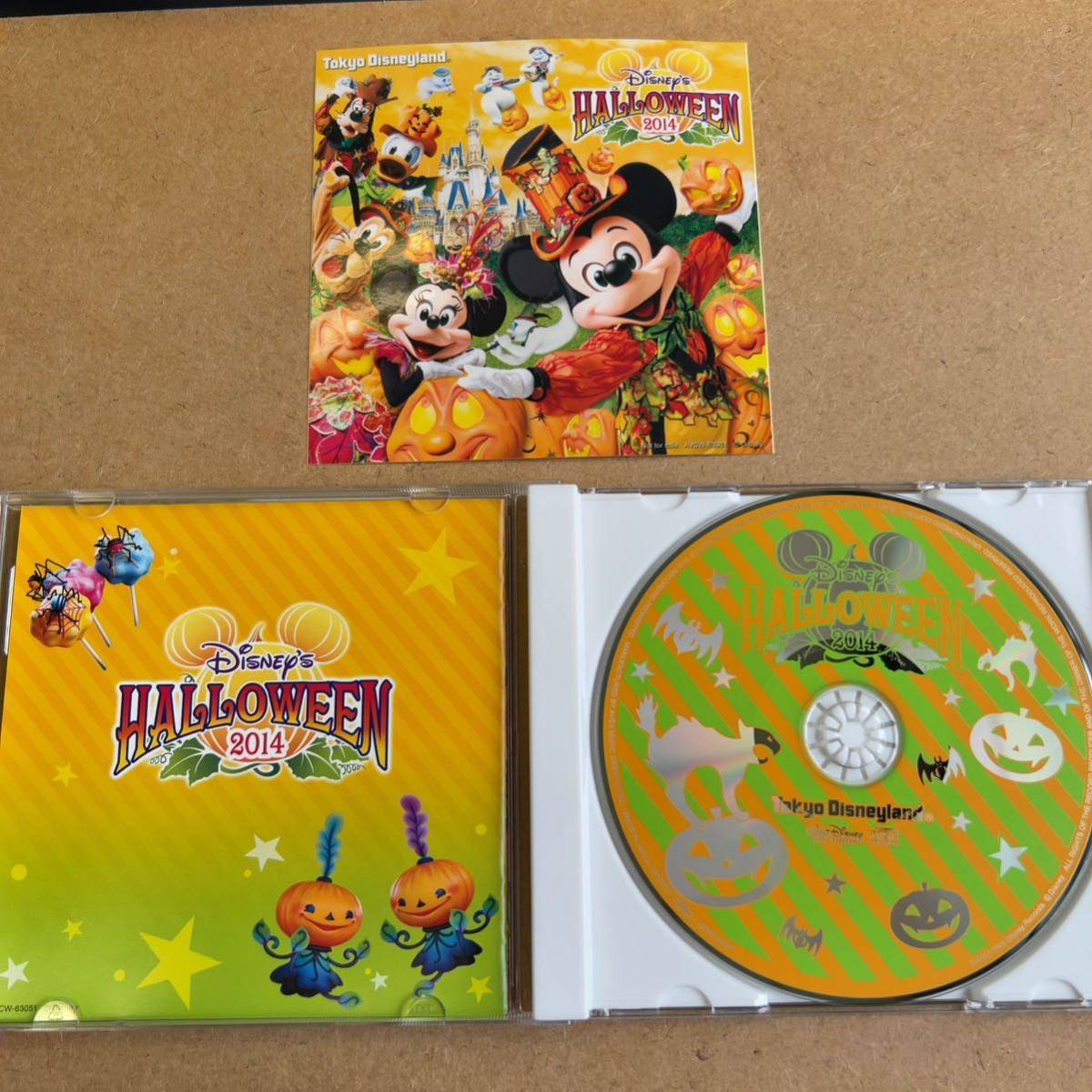  free shipping * Tokyo Disney Land [Disney HALLOWEEN 2014]CD* sticker attaching * beautiful goods *306