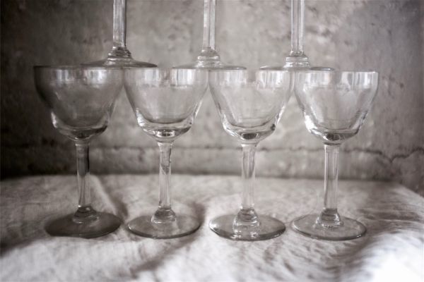 1900年初頭 フランスアンティーク 歪みと蛇行のグラヴィールのあるシェリーグラス リキュール ガラス ショットグラス ワイングラス 装飾_画像2