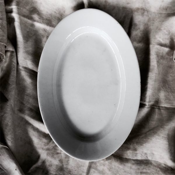 新規購入 de porcelain フランス 1.2kg 19世紀 Xmas!sale Paris ヴィンテージ ビストロ アンティーク プレート 白磁 重厚な白の集約とオーバル皿 36c 1800年 - 1900年
