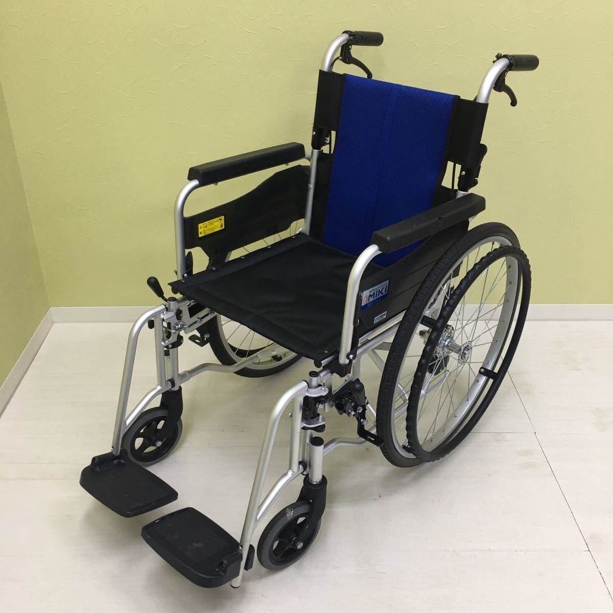 BALシリーズ BAL-9 低座面高さモジュール 自走介助兼用車椅子 ミキ
