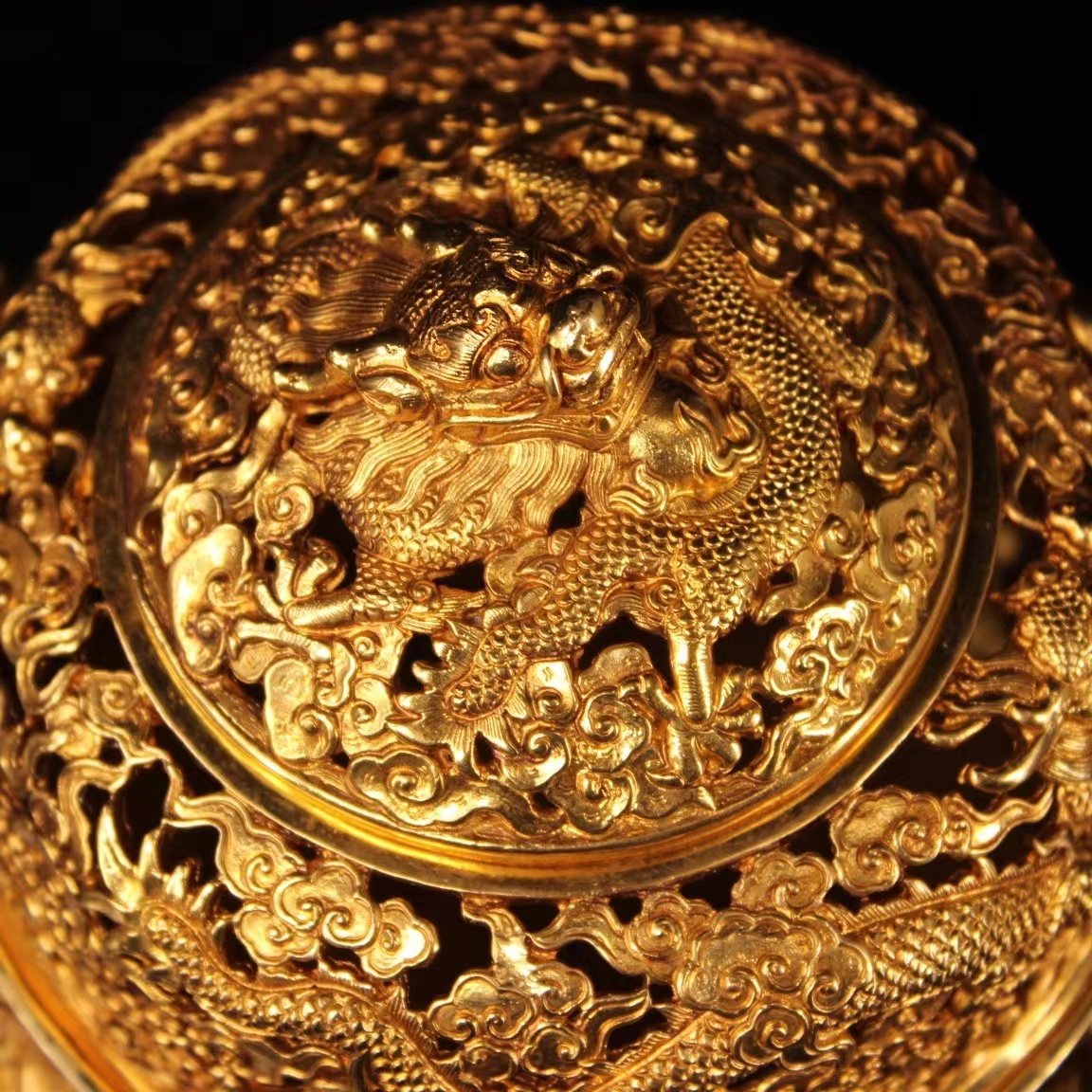 清 古銅彫 流金 龍紋浮彫 細工香炉 宝石嵌 置物』極細工 骨董品 清 古銅彫 流金 龍紋浮彫 細工香炉 宝石嵌 置物』極細工 骨董品