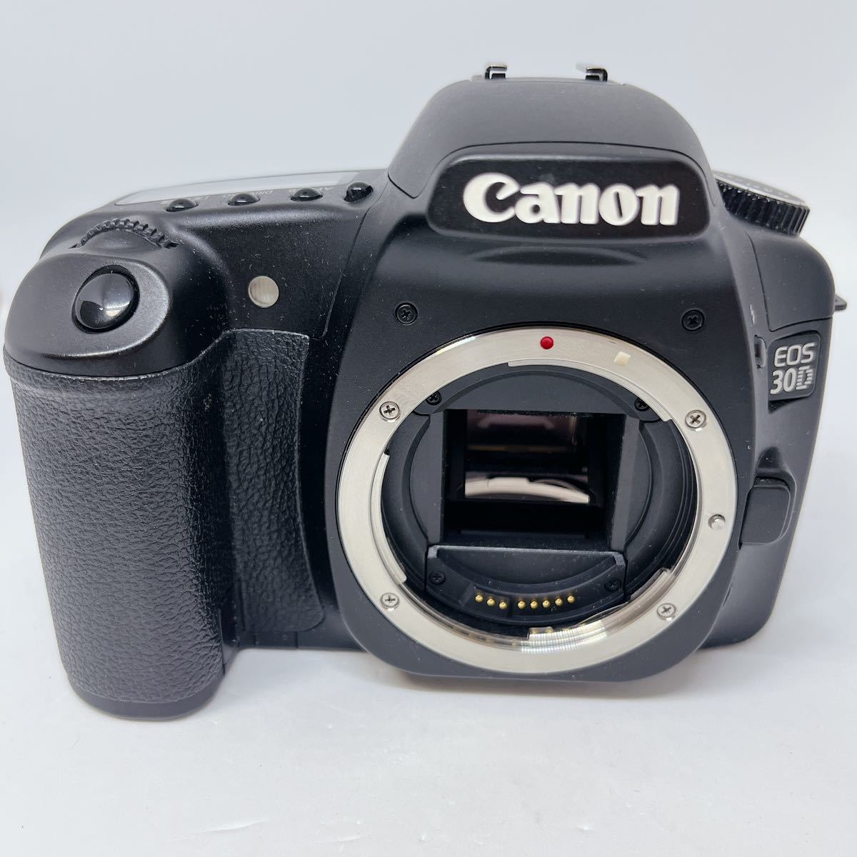 美品＊Canon キャノン EOS 30D デジタル 一眼レフ カメラ ボディ　バッテリー・充電器・カメラストラップ付_画像3