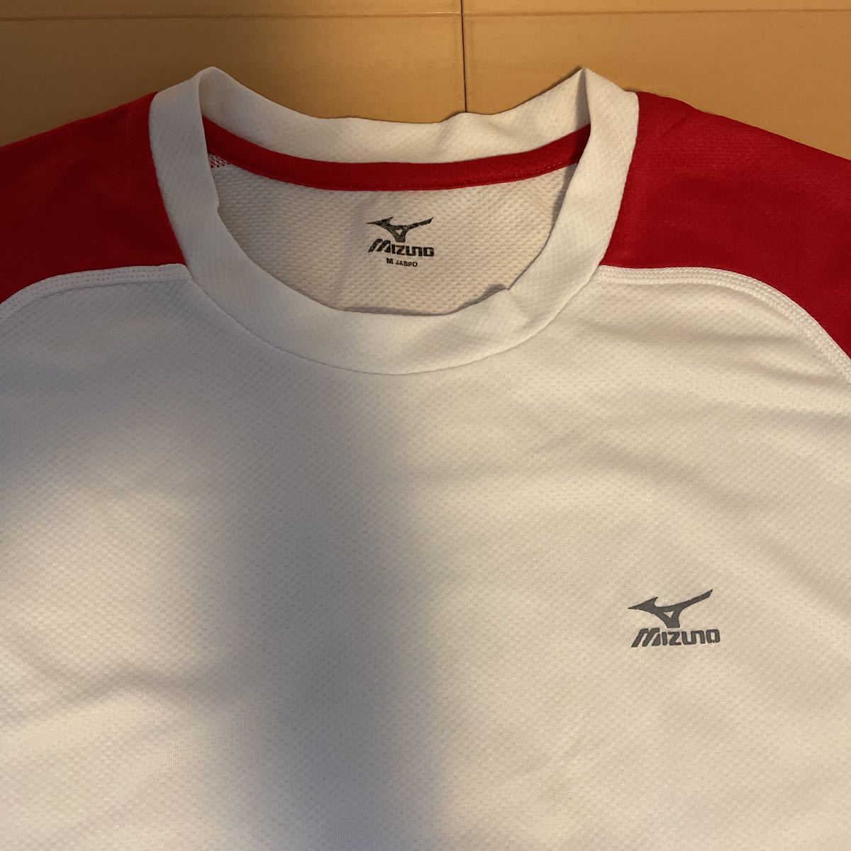 送料無料　ミズノ　mizuno ノースリーブ ランニングシャツ サイズM 白×赤　ホワイト×レッド 送料込み