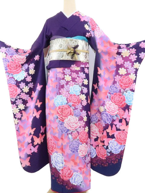 ゆめsaku2 美品 薔薇 刺繍 銀通し 着物 成人式 正絹“バラと一緒に蝶の先導で翔けだして素敵な場所へ”振袖 1691