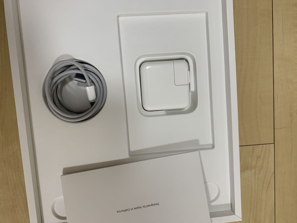 MacBook Air M2 13.6インチ メモリ8gb ssd256gb 備品 放電回数18回