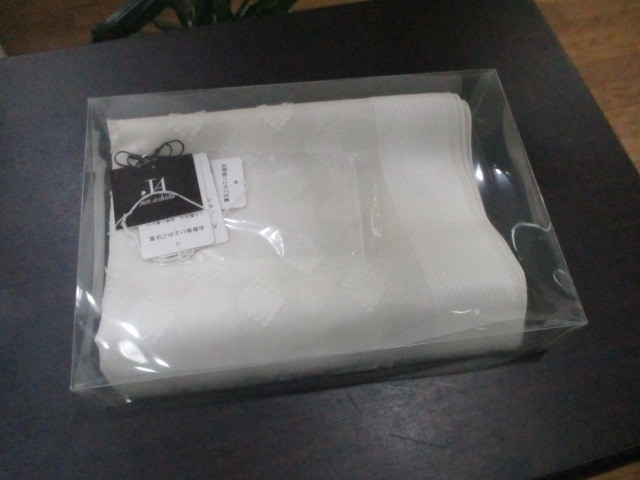 未使用品 JUN ASHIDA ジュンアシダ ストール Fサイズ ホワイトカラー SO8204 A イタリア製 元箱付きの画像2