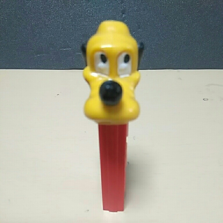 PEZ オールド プルート 足無し　ディズニー