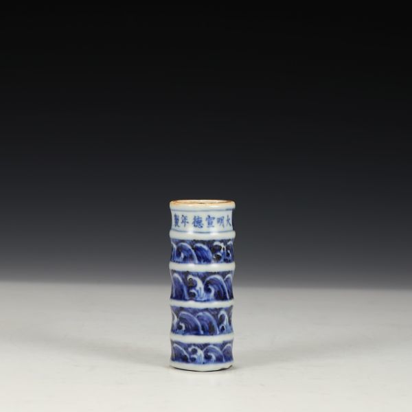 【瓏】陶磁器 青花海水紋鳥食罐 大明宣徳年製 染付 置物擺件 古賞物 中国古美術 蔵出