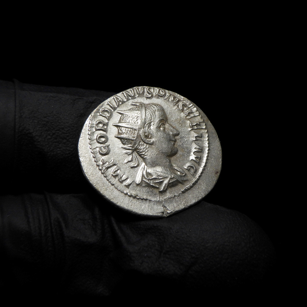 【古代ローマコイン】Gordian III（ゴルディアヌス3世）クリーニング済 シルバーコイン 銀貨 アントニニアヌス(V3QuWhQ3x2)_画像5