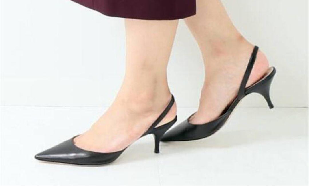 未使用36.5】NINA RICCI CALF BACK STRAP | carlacanto.com