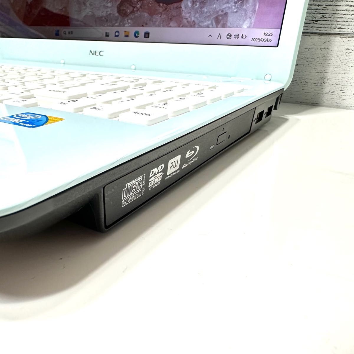 かわいい 水色 すぐ使える 初心者におすすめ ノートパソコン カメラ付 NEC Windows 設定済 Corei5 新品SSD