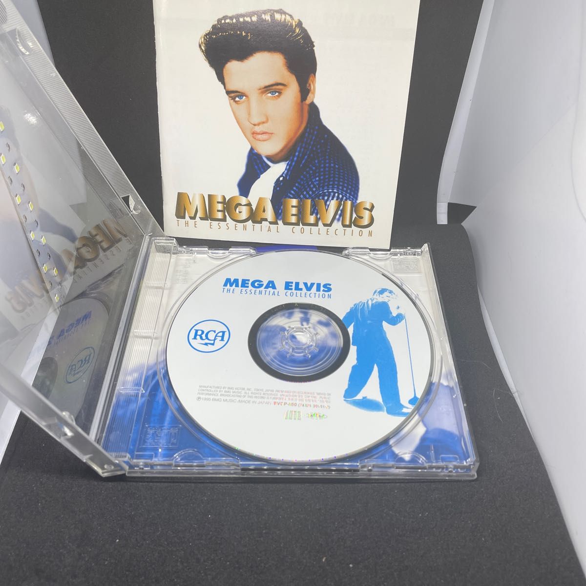 MEGA ELVIS THE ESSENTIAL COLLECTION