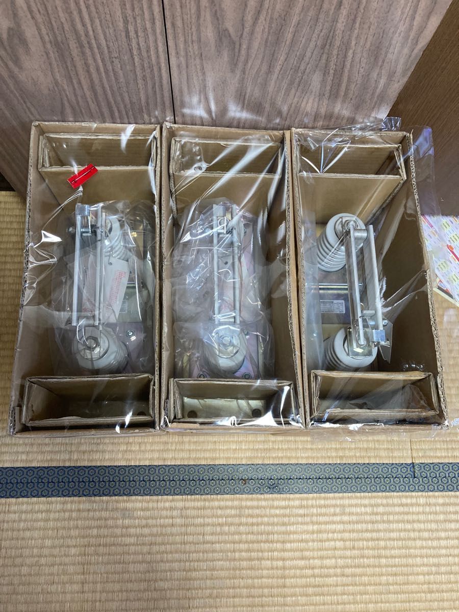 三菱 断路器 屋内用 (Disconnector) 3個セット | alfasaac.com