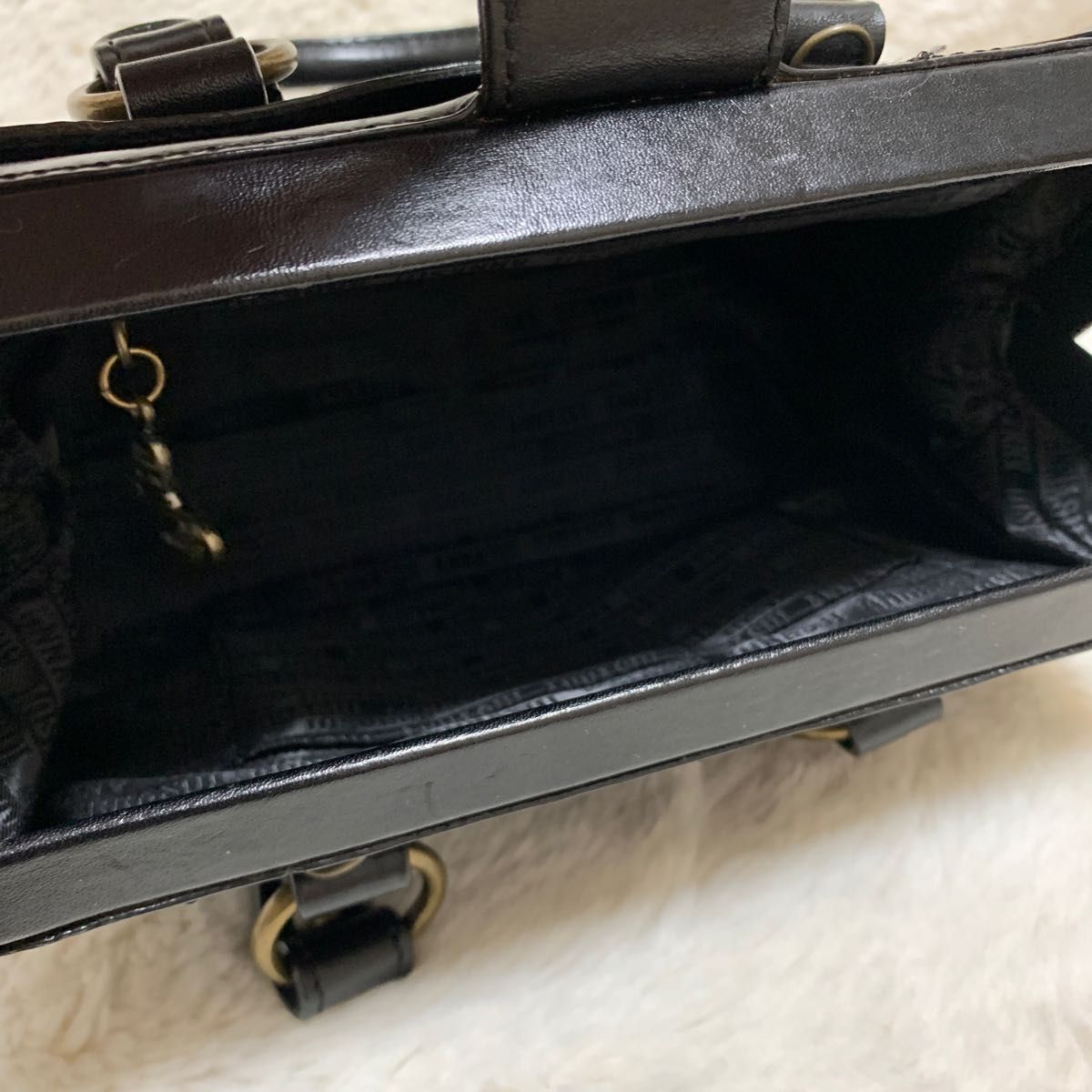 美品】アナスイ ボストンバッグ ハンドバッグ ドクターバッグ 黒 美品】アナスイ ボストンバッグ ハンドバッグ ドクターバッグ 黒