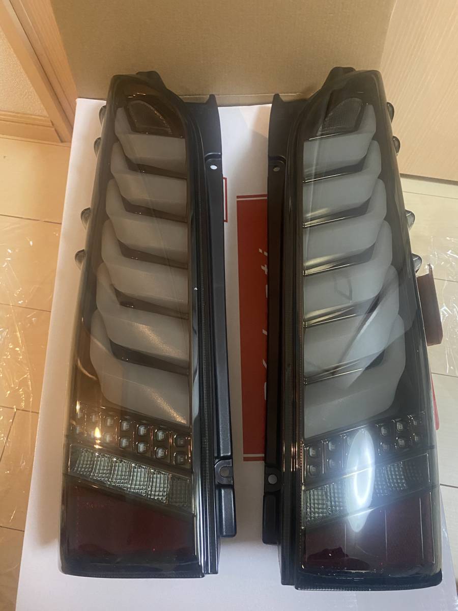 200系ハイエース用 ヴァレンティ ジュエル LEDテールランプ ウルトラ