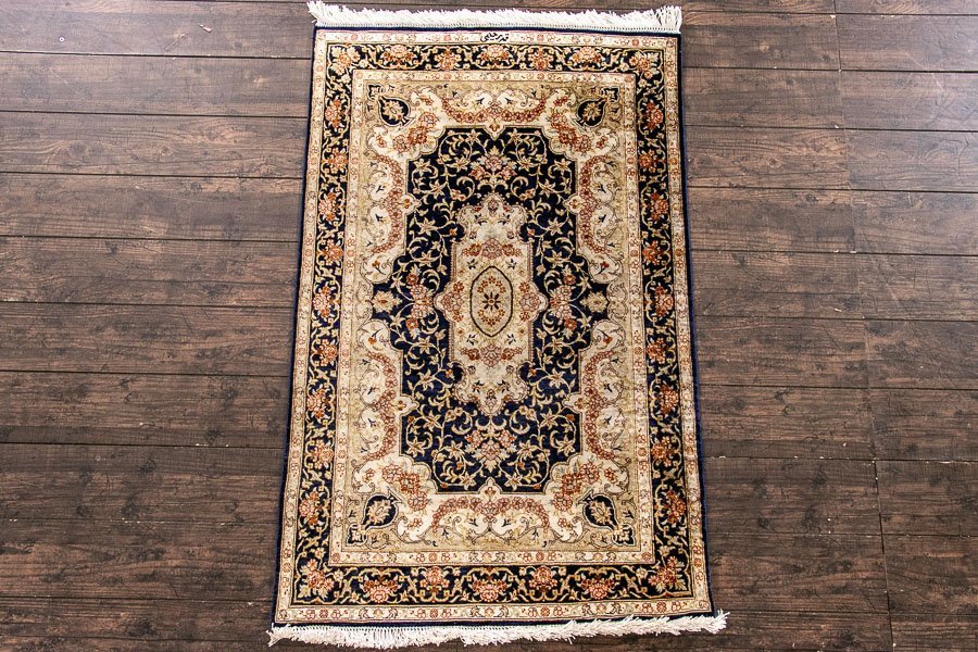 絨毯】『 ペルシャ絨毯 シルク 81万ノット 工房サイン 径95×58cm 絨毯】『 ペルシャ絨毯 シルク 81万ノット 工房サイン 径95×58cm