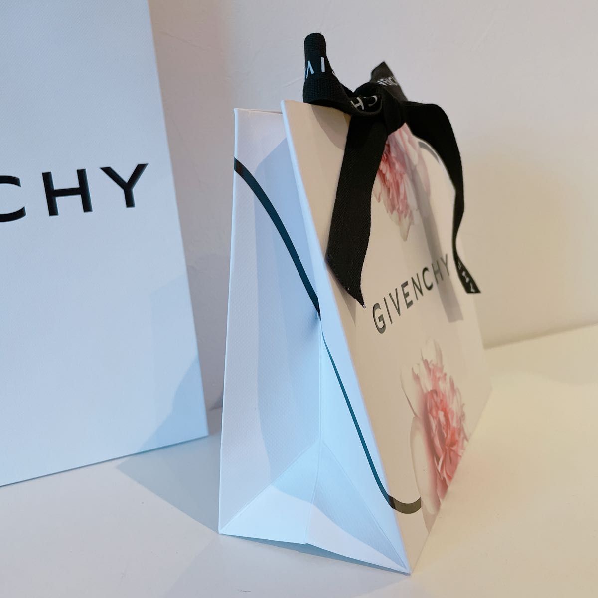 GIVENCHY/ラッピングセット|Yahoo!フリマ(旧PayPayフリマ) GIVENCHY/ラッピングセット|Yahoo!フリマ(旧PayPayフリマ)