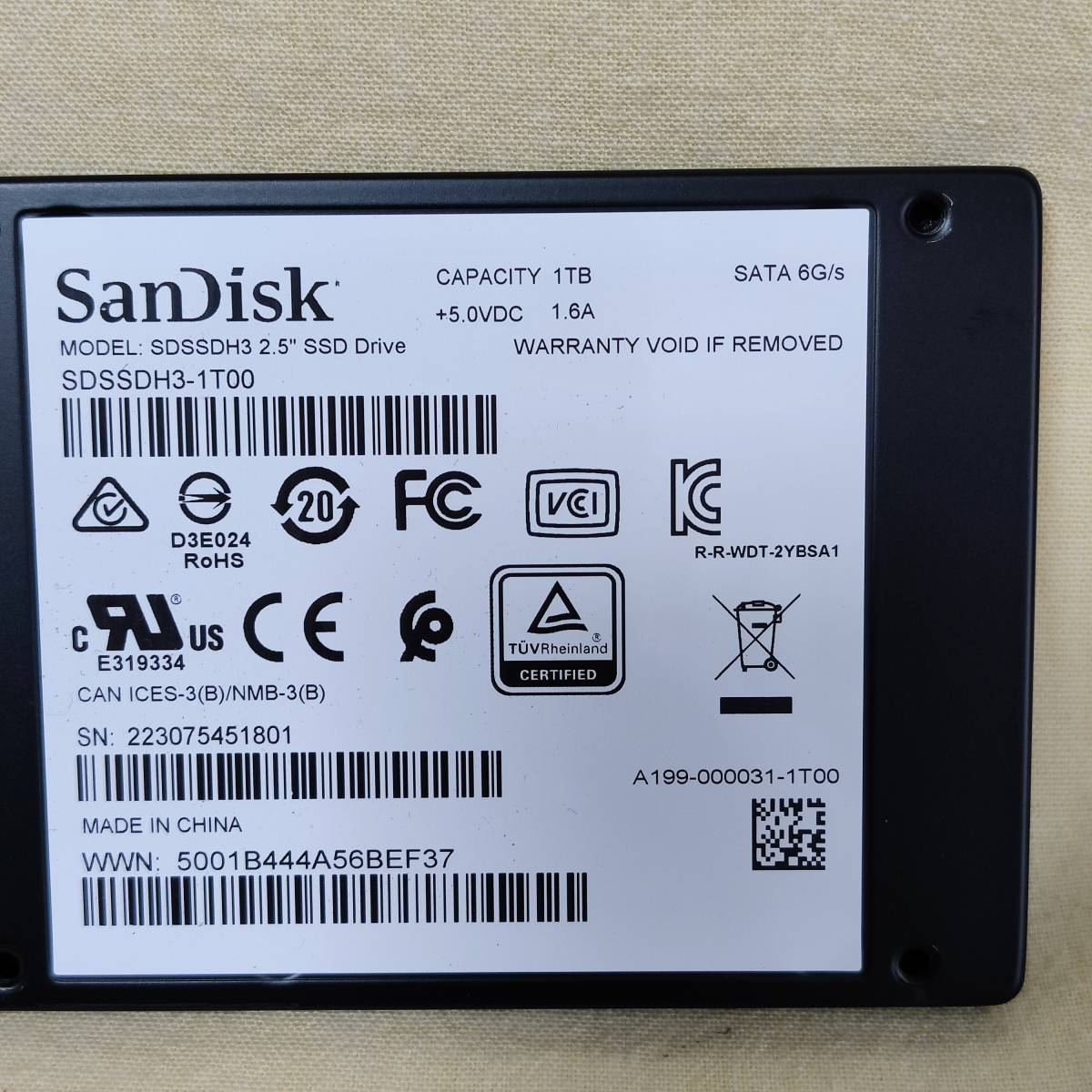 SSD 1TB】SanDisk Ultra SDSSDH3-1T00-J26 +USB-