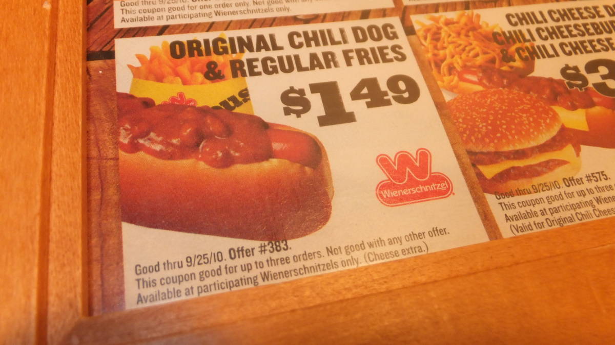 【北米仕様】Wienerschnitzel アメリカンファーストフード チラシ USDM高速有鉛JDM世田谷ベース北米　ジャンクフード ガレージ飾り 空冷_画像3