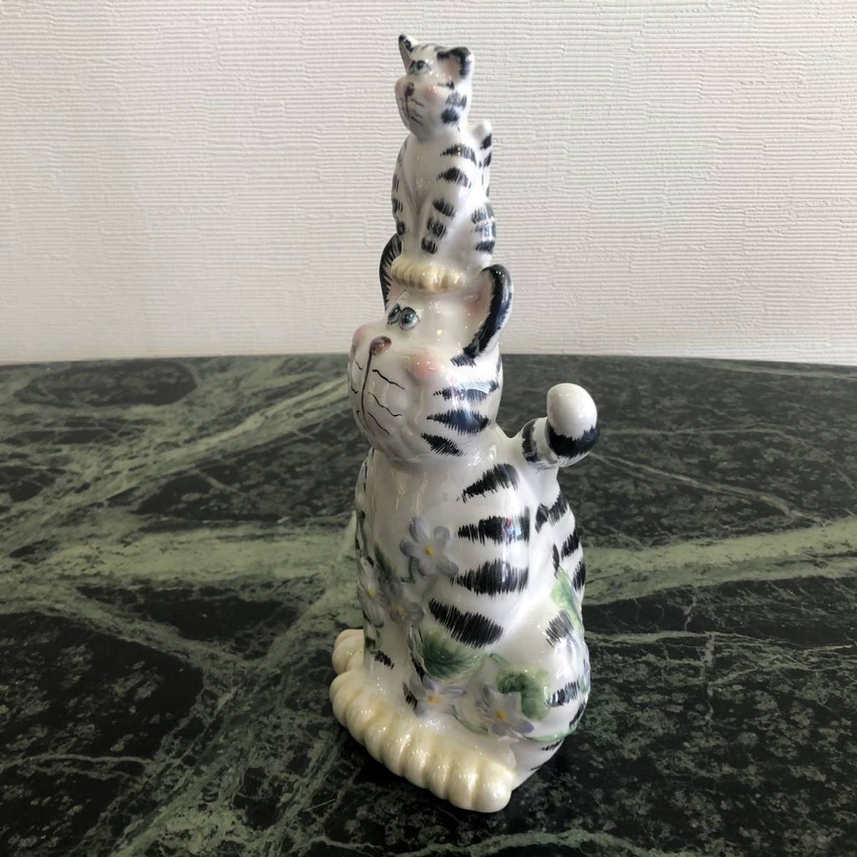 【新品】デザイン貯金箱★猫 ねこ パールカラー 陶器 ポルトガル製 艶ありの画像4